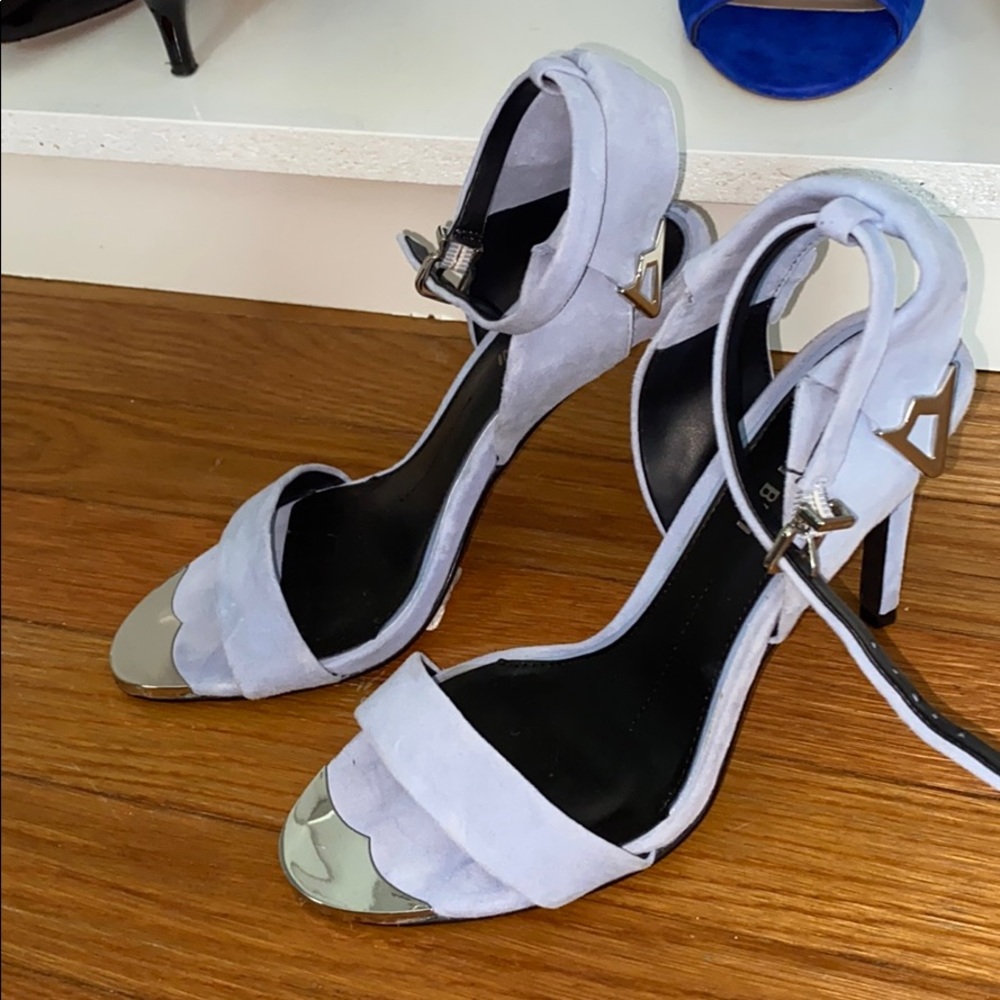 Heels - Picture 2 of 4